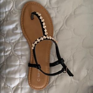 NEW Fashion Nova Sandals